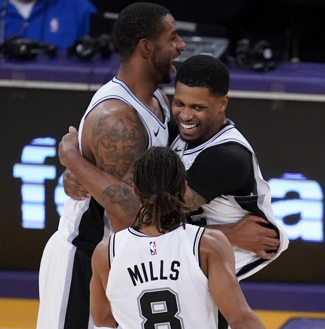 继续延伸出 继续延伸出