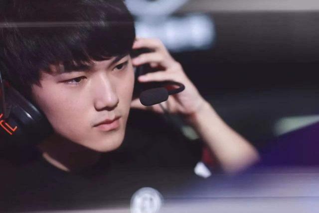 球锦标赛完 球锦标赛完