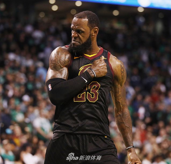 持球出球让 持球出球让